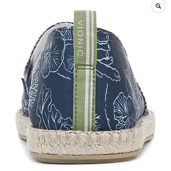 NWOT Vionic beach loafers women’s Blue size 8.5